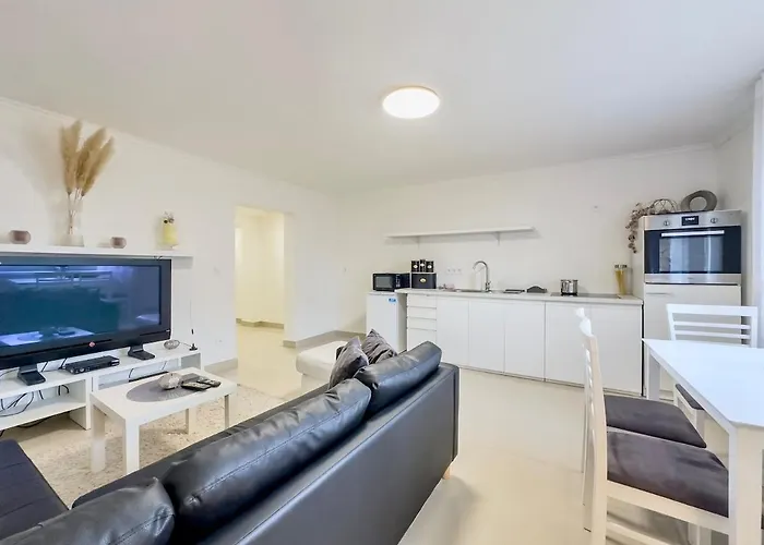 Quiet By The Center *